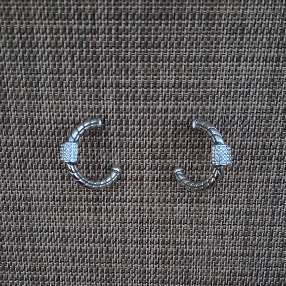 Jewelry - Stunning Silver Earrings CZ 🤍⚪